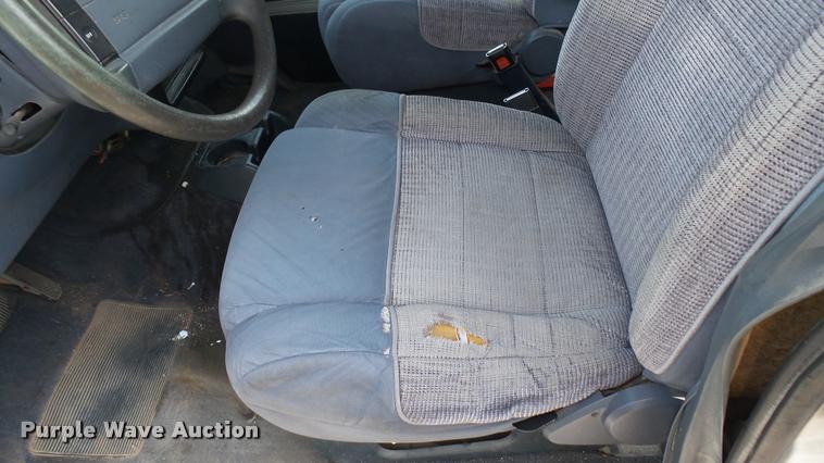 image for item DA7937 1995 Ford Aerostar van