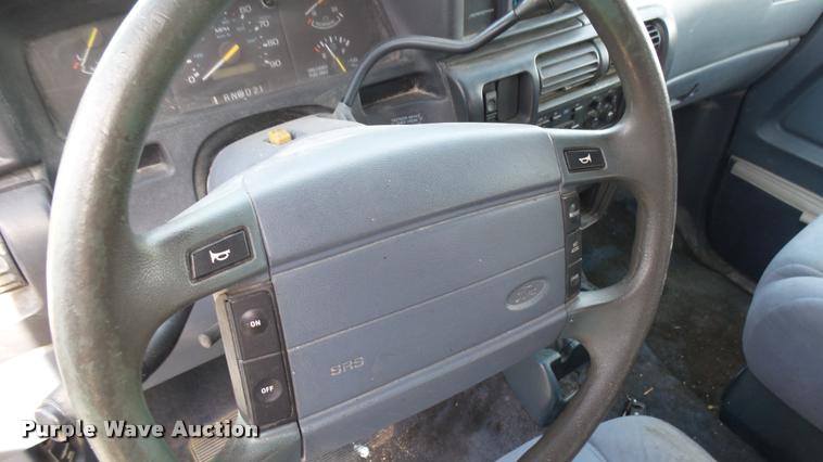 image for item DA7937 1995 Ford Aerostar van