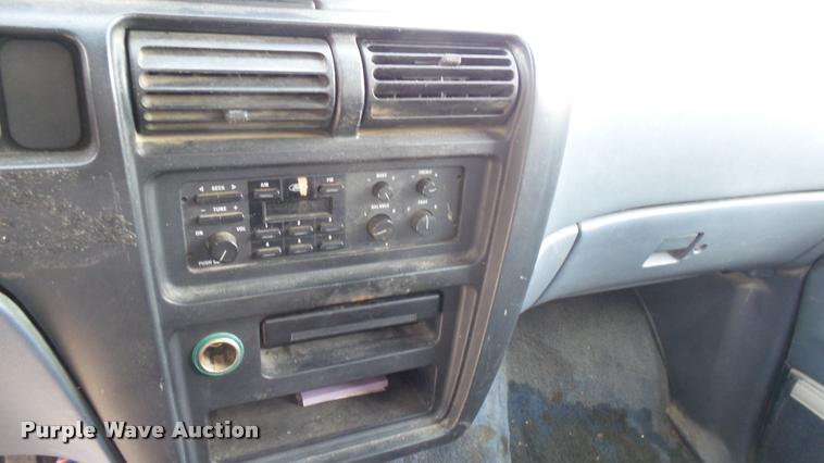 image for item DA7937 1995 Ford Aerostar van