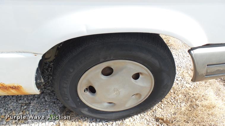 image for item DA7937 1995 Ford Aerostar van