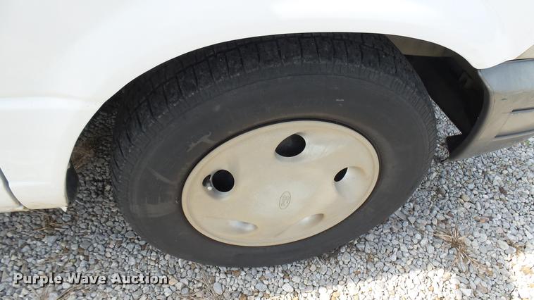 image for item DA7937 1995 Ford Aerostar van