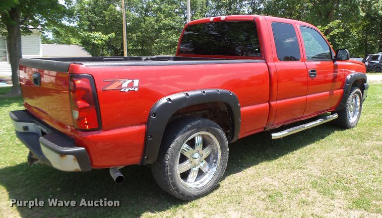 image for item DB1345 2007 Chevrolet Silverado Classic 1500 Ext. Cab pickup truck