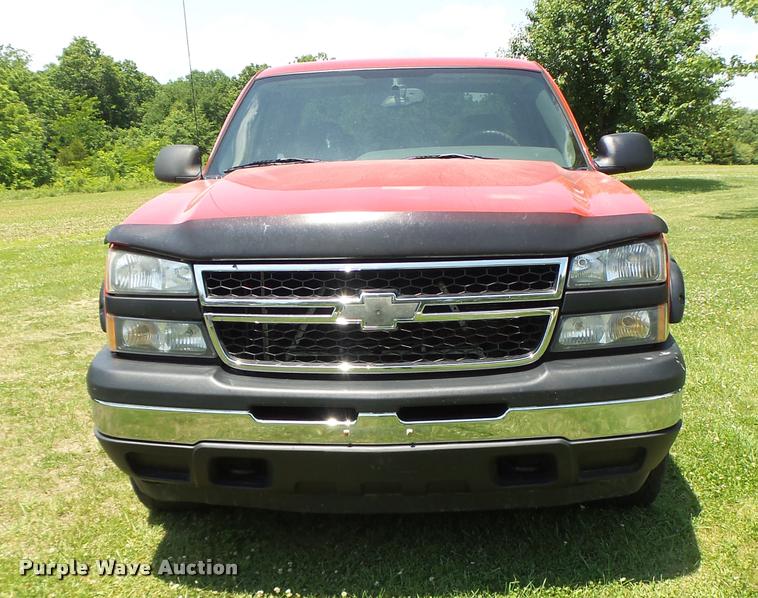 image for item DB1345 2007 Chevrolet Silverado Classic 1500 Ext. Cab pickup truck