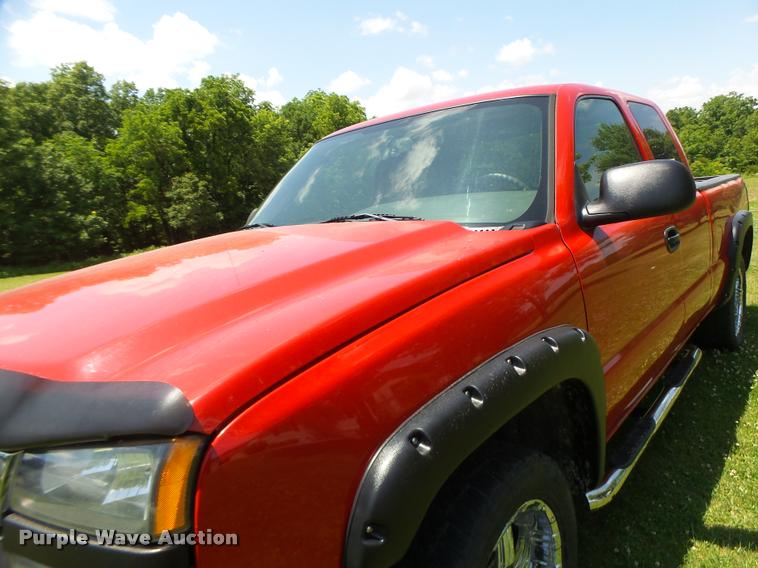 image for item DB1345 2007 Chevrolet Silverado Classic 1500 Ext. Cab pickup truck