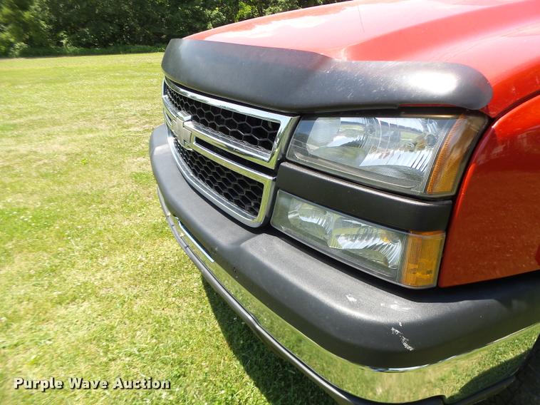 image for item DB1345 2007 Chevrolet Silverado Classic 1500 Ext. Cab pickup truck
