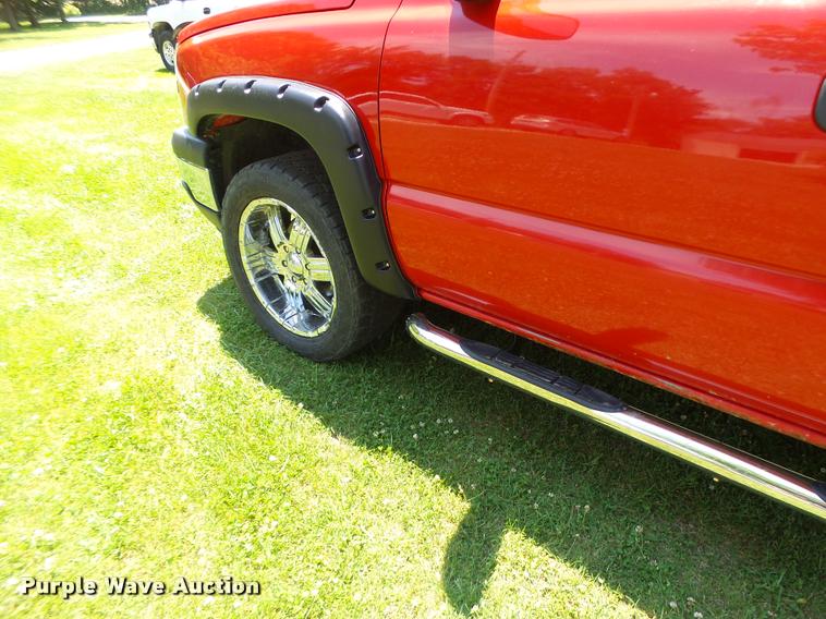 image for item DB1345 2007 Chevrolet Silverado Classic 1500 Ext. Cab pickup truck