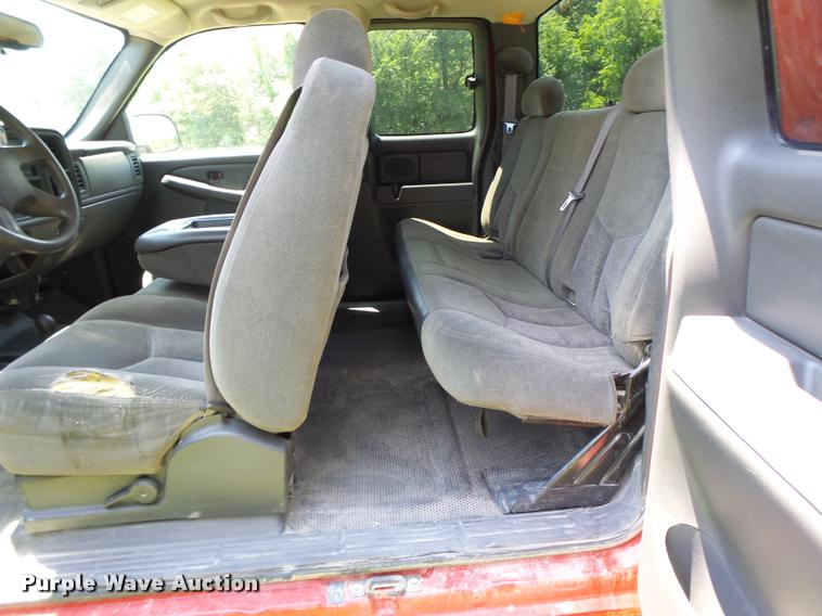 image for item DB1345 2007 Chevrolet Silverado Classic 1500 Ext. Cab pickup truck