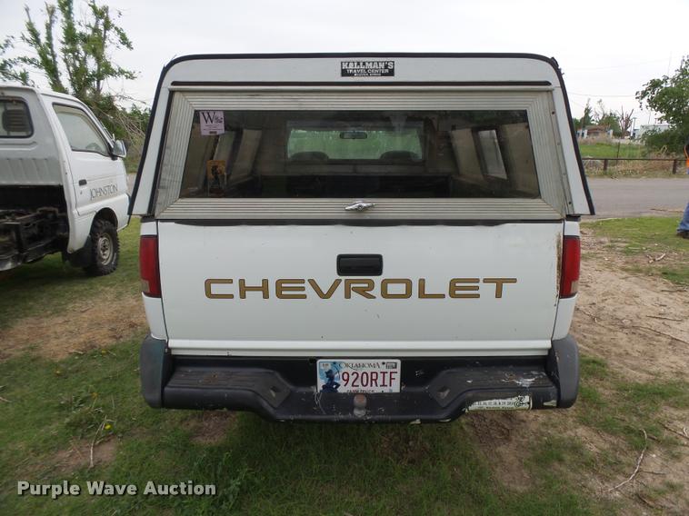 image for item DB2537 1996 Chevrolet S10 pickup truck