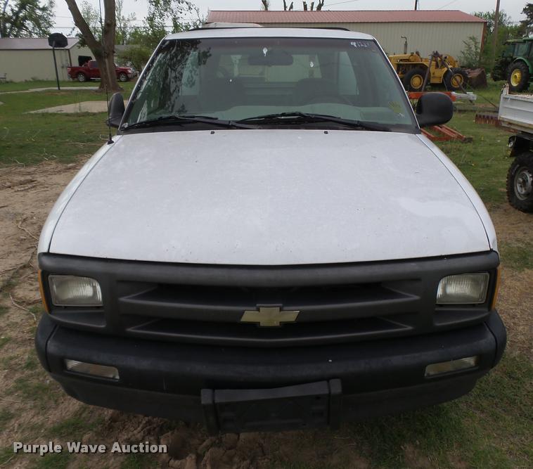 image for item DB2537 1996 Chevrolet S10 pickup truck