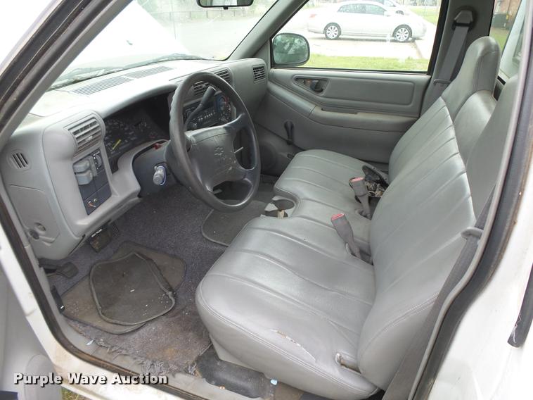 image for item DB2537 1996 Chevrolet S10 pickup truck