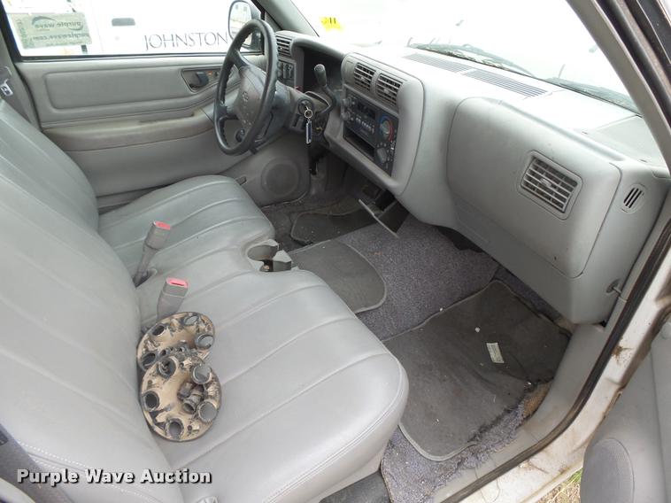 image for item DB2537 1996 Chevrolet S10 pickup truck