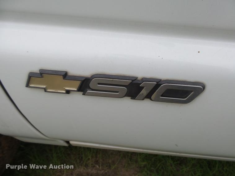 image for item DB2537 1996 Chevrolet S10 pickup truck