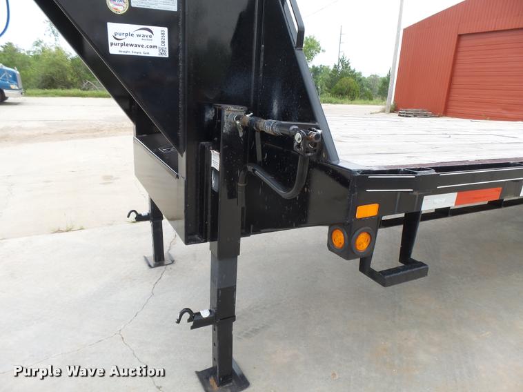 image for item DB2583 2014 Top Hat equipment trailer