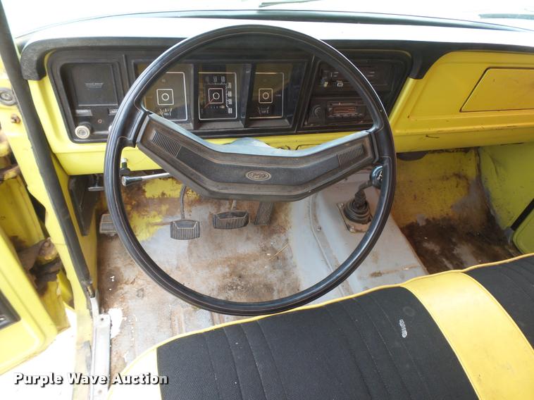 image for item DB2589 1973 Ford F100 pickup truck