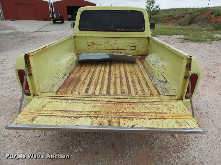 image for item DB2589 1973 Ford F100 pickup truck