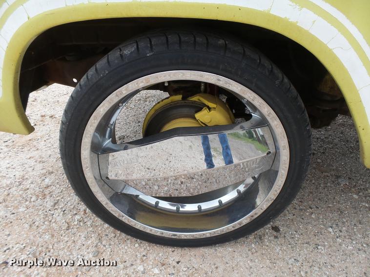 image for item DB2589 1973 Ford F100 pickup truck