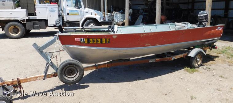 image for item DB9473 1977 Lund boat