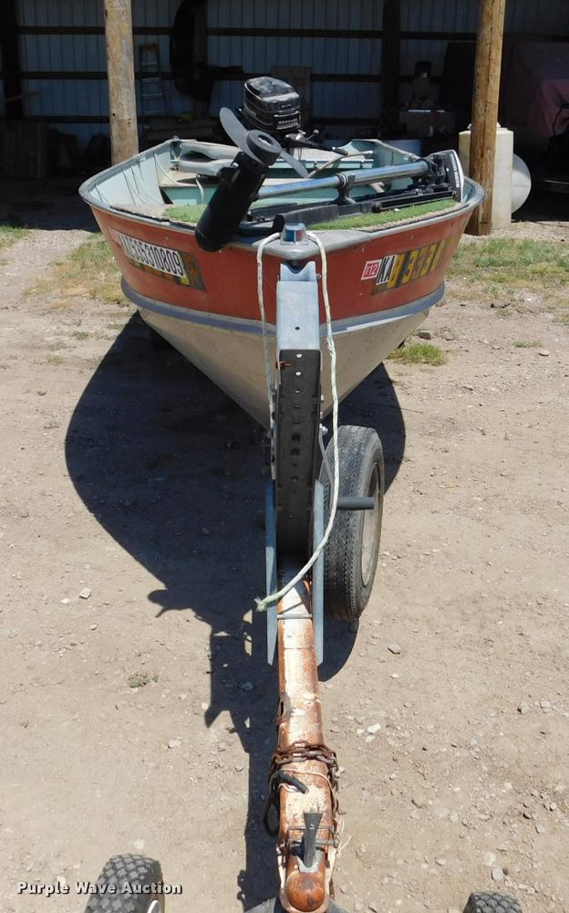 image for item DB9473 1977 Lund boat