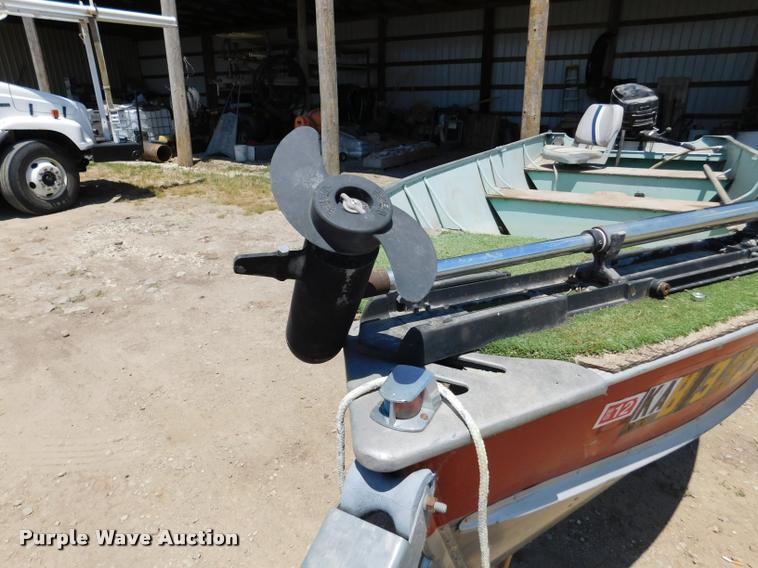 image for item DB9473 1977 Lund boat