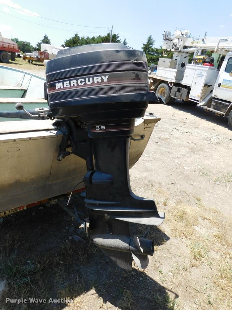 image for item DB9473 1977 Lund boat