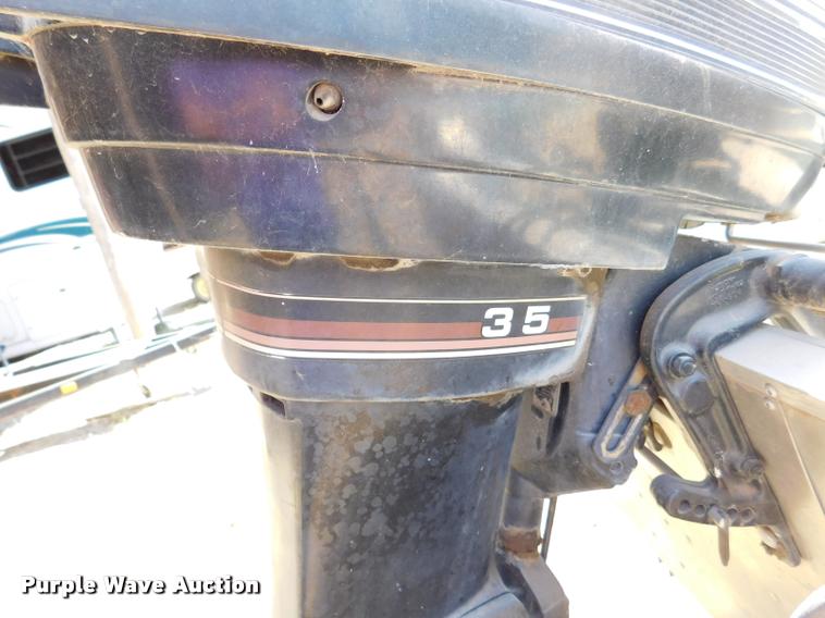 image for item DB9473 1977 Lund boat