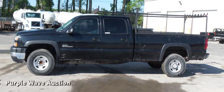 image for item DD9410 2006 Chevrolet Silverado 2500HD Crew Cab pickup truck