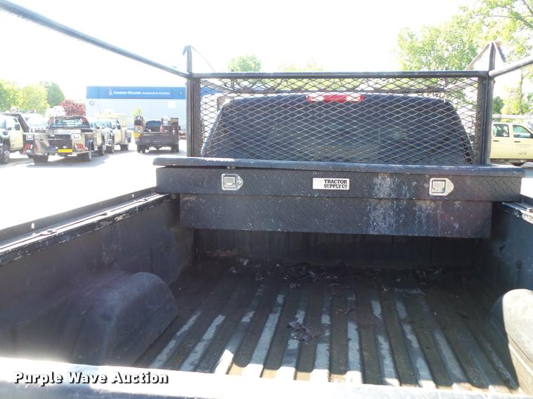 image for item DD9410 2006 Chevrolet Silverado 2500HD Crew Cab pickup truck