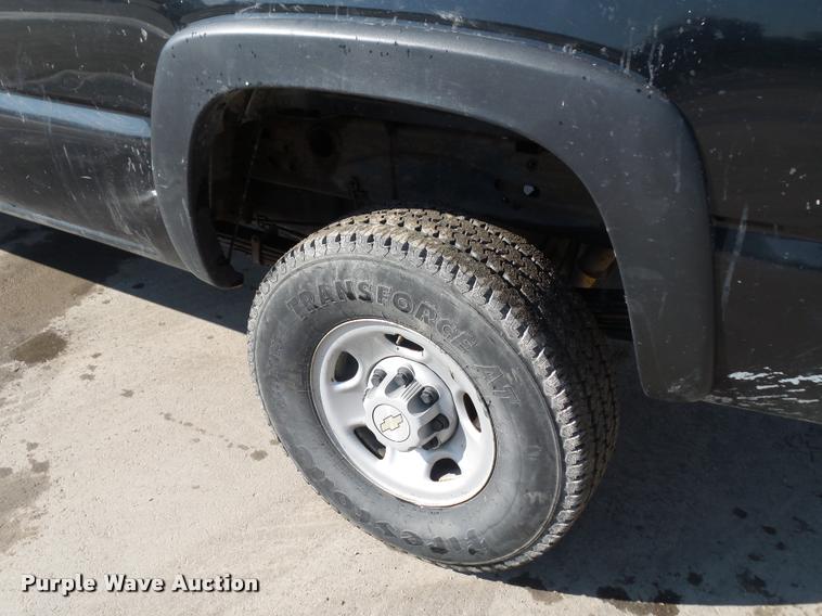 image for item DD9410 2006 Chevrolet Silverado 2500HD Crew Cab pickup truck