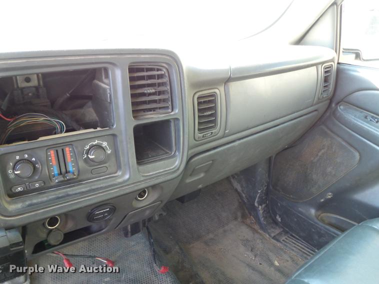 image for item DD9410 2006 Chevrolet Silverado 2500HD Crew Cab pickup truck