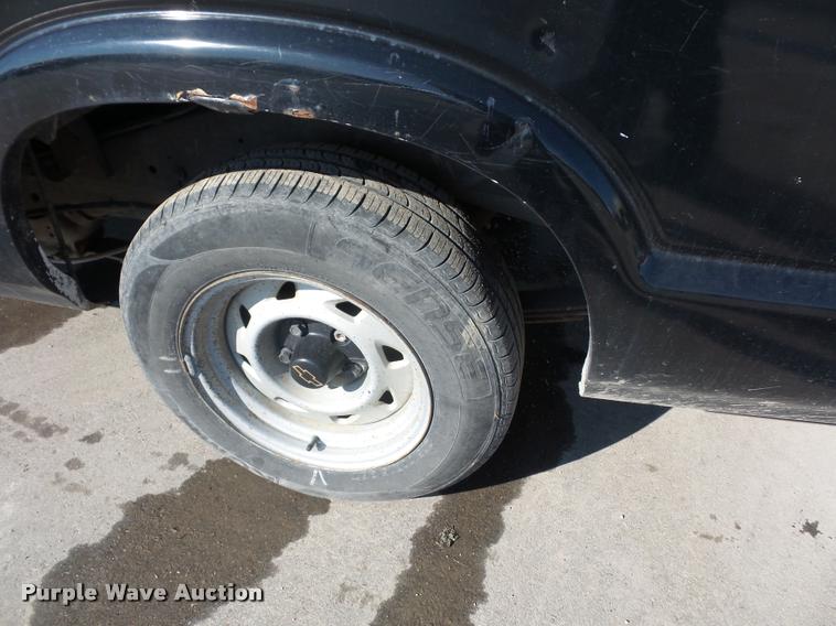 image for item DD9411 2003 Chevrolet S10 Ext. Cab pickup truck