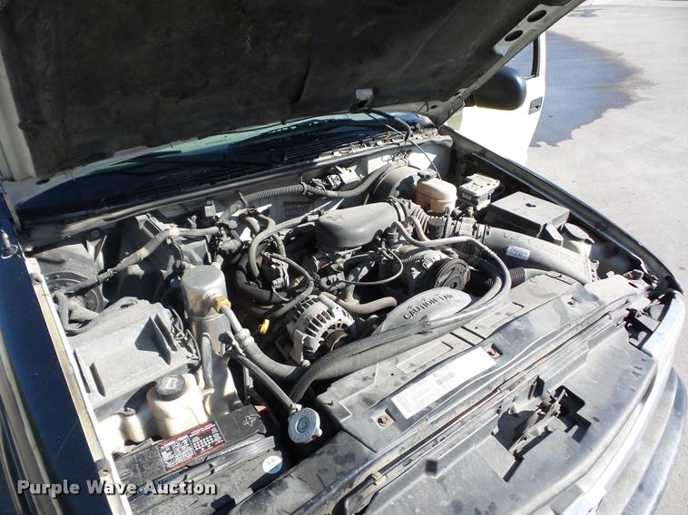 image for item DD9411 2003 Chevrolet S10 Ext. Cab pickup truck