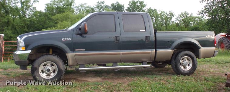 image for item DD9499 2004 Ford F250 Super Duty pickup truck
