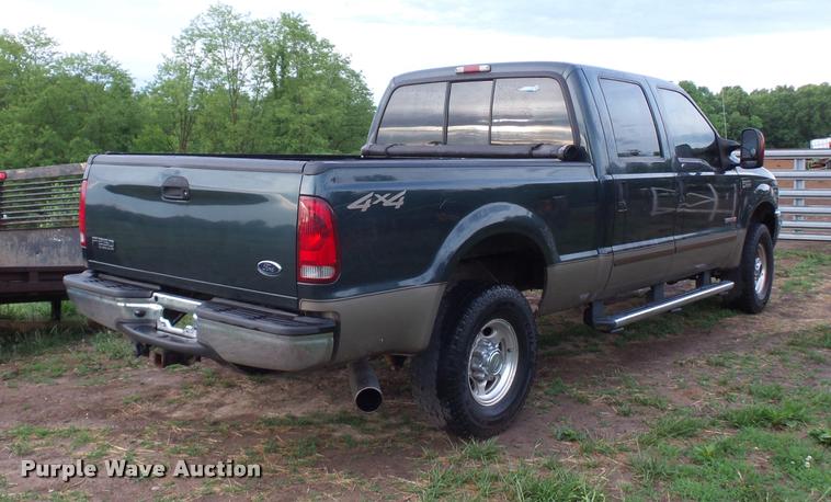 image for item DD9499 2004 Ford F250 Super Duty pickup truck