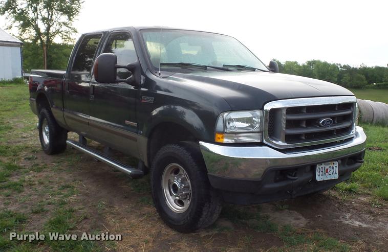 image for item DD9499 2004 Ford F250 Super Duty pickup truck