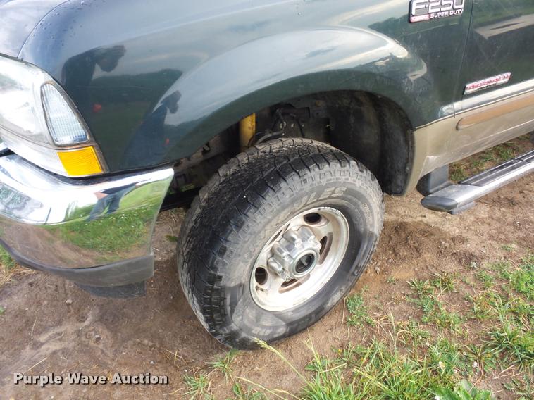 image for item DD9499 2004 Ford F250 Super Duty pickup truck