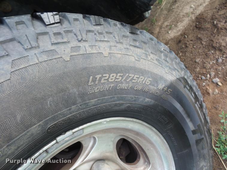 image for item DD9499 2004 Ford F250 Super Duty pickup truck