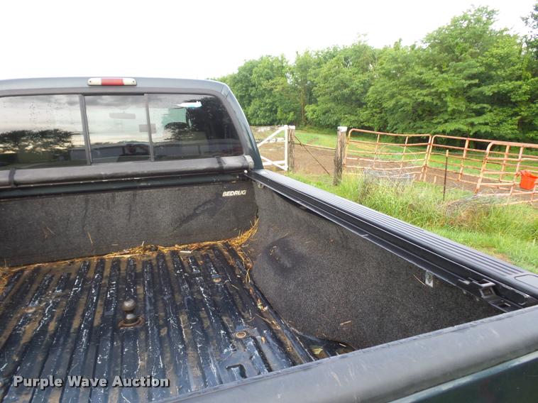 image for item DD9499 2004 Ford F250 Super Duty pickup truck