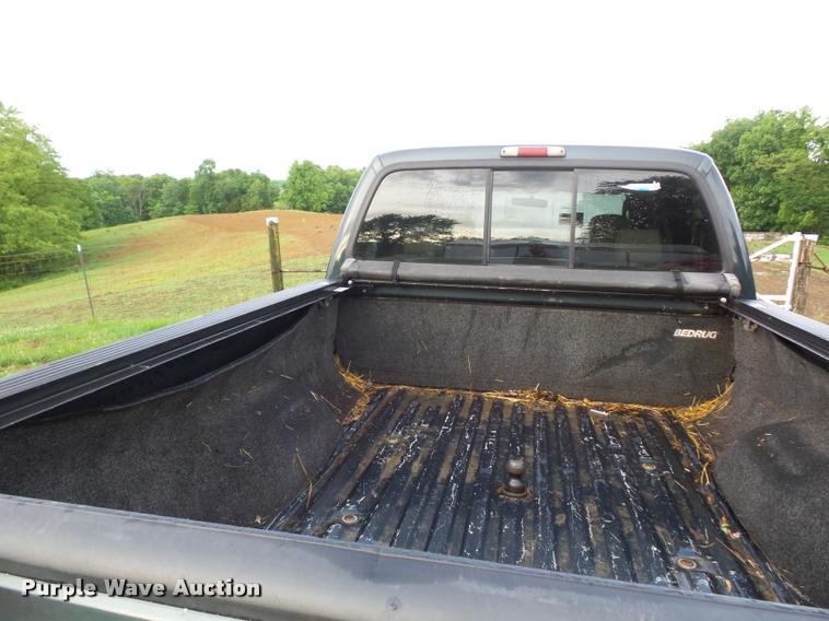 image for item DD9499 2004 Ford F250 Super Duty pickup truck
