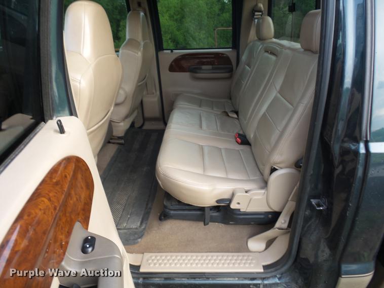 image for item DD9499 2004 Ford F250 Super Duty pickup truck