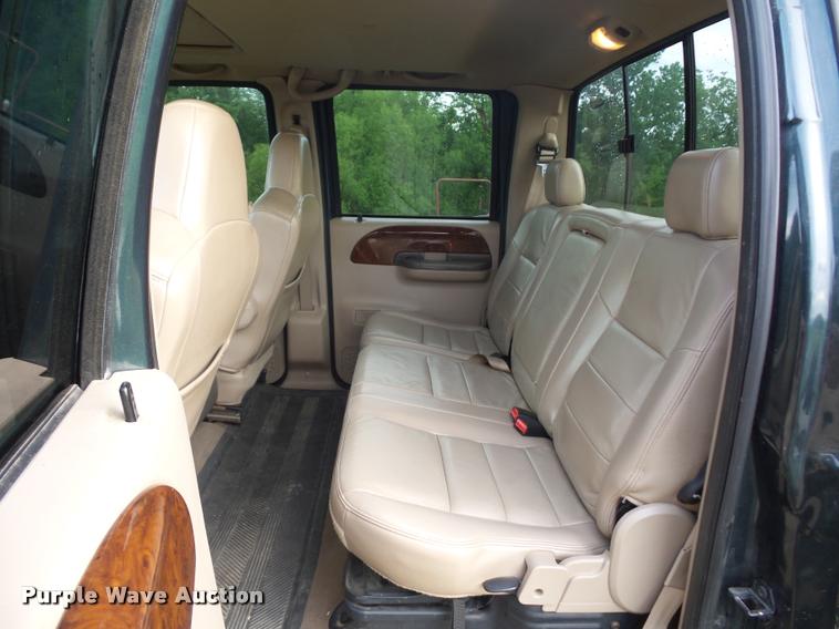 image for item DD9499 2004 Ford F250 Super Duty pickup truck