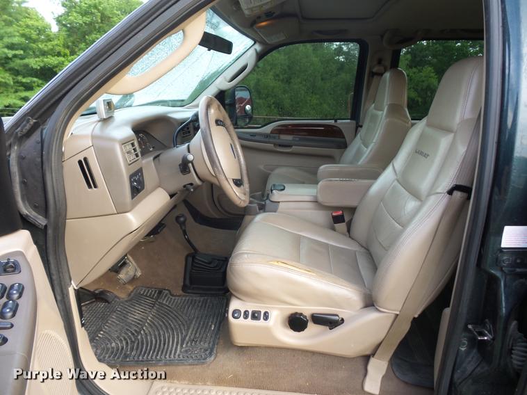 image for item DD9499 2004 Ford F250 Super Duty pickup truck