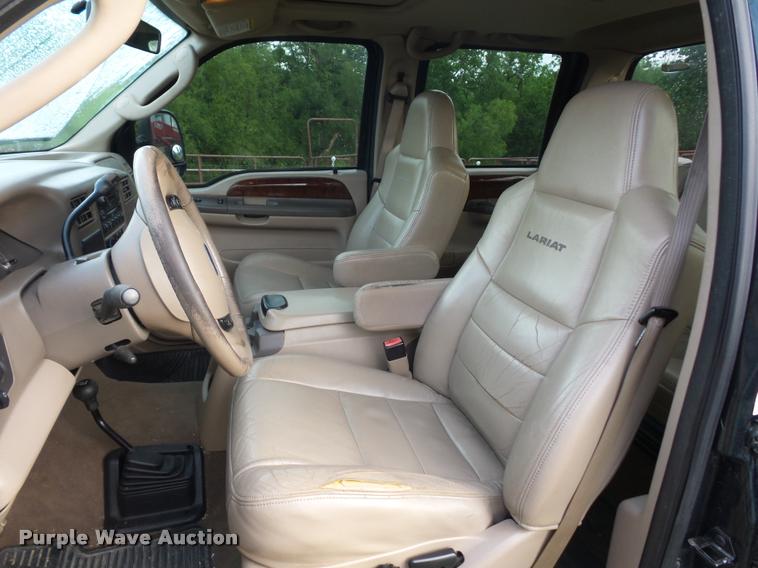 image for item DD9499 2004 Ford F250 Super Duty pickup truck