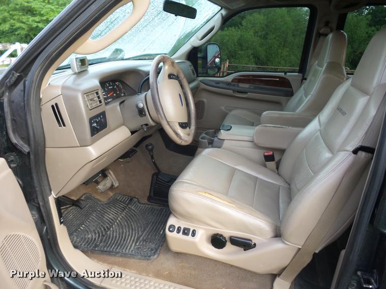 image for item DD9499 2004 Ford F250 Super Duty pickup truck