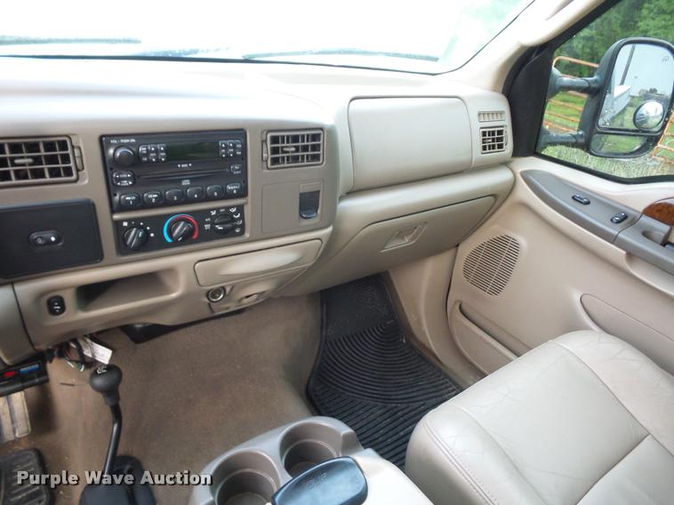 image for item DD9499 2004 Ford F250 Super Duty pickup truck