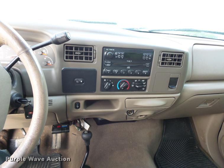 image for item DD9499 2004 Ford F250 Super Duty pickup truck