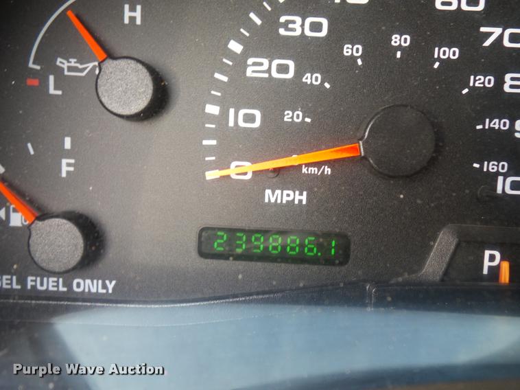 image for item DD9499 2004 Ford F250 Super Duty pickup truck