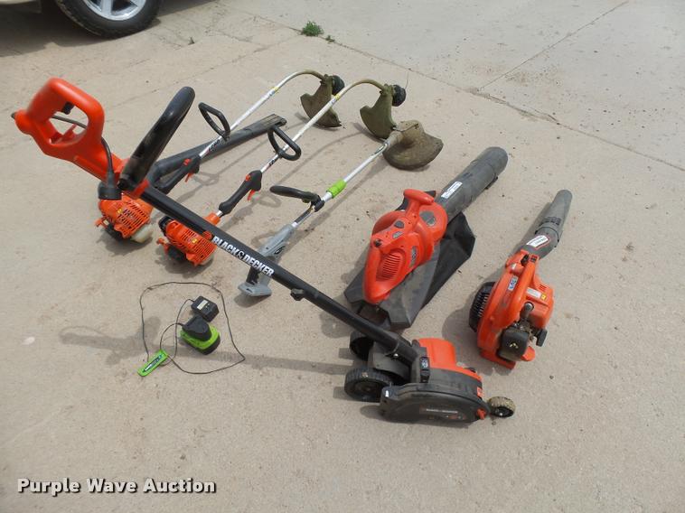 image for item DE9020 Lawn and garden equipment