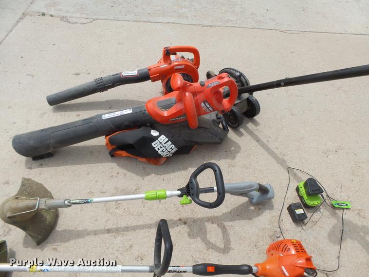 image for item DE9020 Lawn and garden equipment