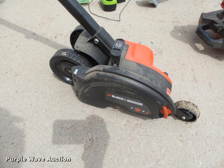 image for item DE9020 Lawn and garden equipment