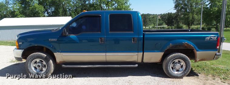image for item DH9331 2000 Ford F250 Super Duty Crew Cab pickup truck
